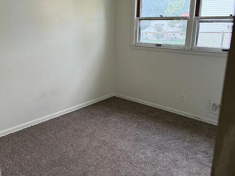 443 N Washington Ave — Photo 9