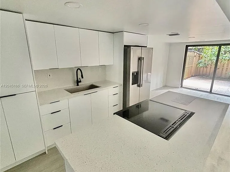 8010 NW 27th Pl — Photo 1