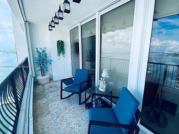 5th image of 555 NE 15th St APT 31D