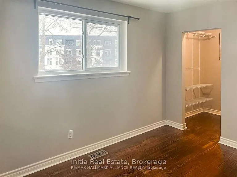 15 Grove Park Cres #MAIN — Photo 9
