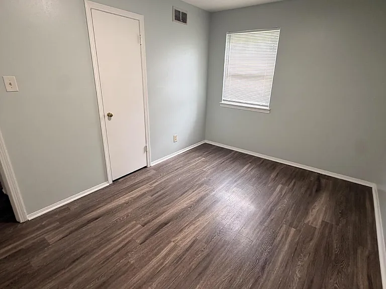 1624 Winfield Ave — Photo 9