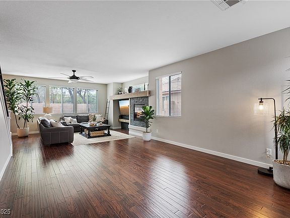 5th image of 9807 Red Deer St