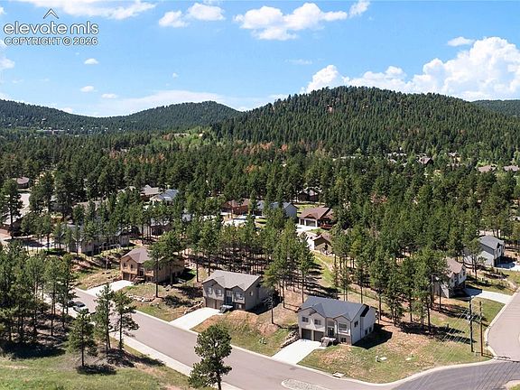4th image of 1382 Ridgestone Dr