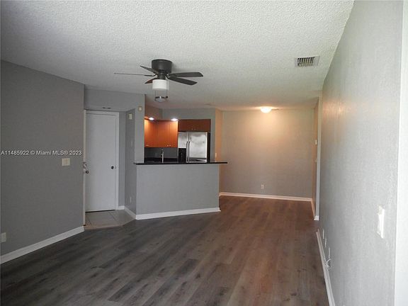 4th image of 3350 Pinewalk Dr N APT 1414