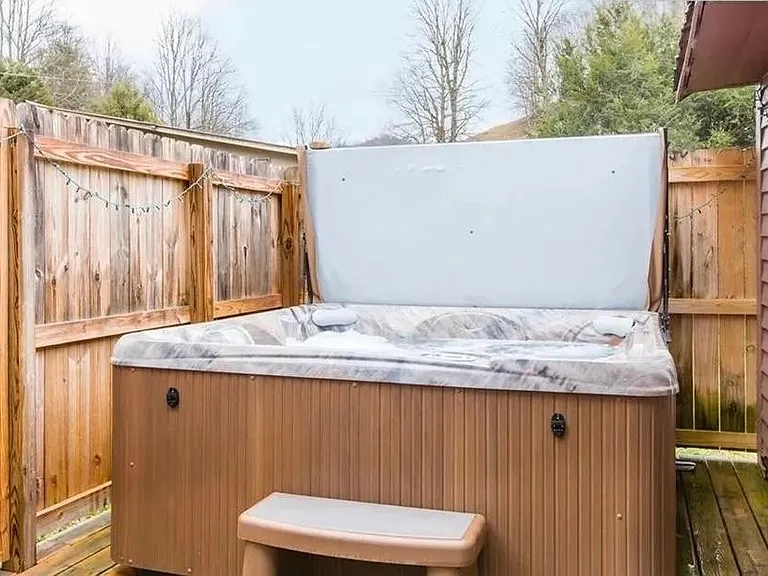 106 Cole Dr — Photo 5