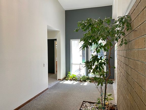 3rd image of 181 Stoney Hill Dr