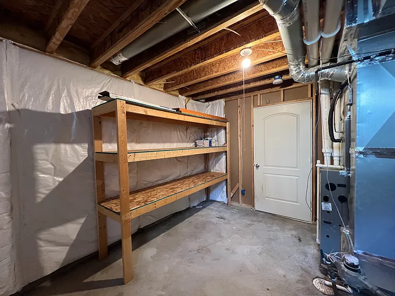 480 SE Waco Pl — Photo 24