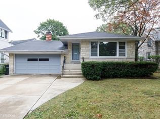 175 Barrypoint Rd, Riverside, IL 60546