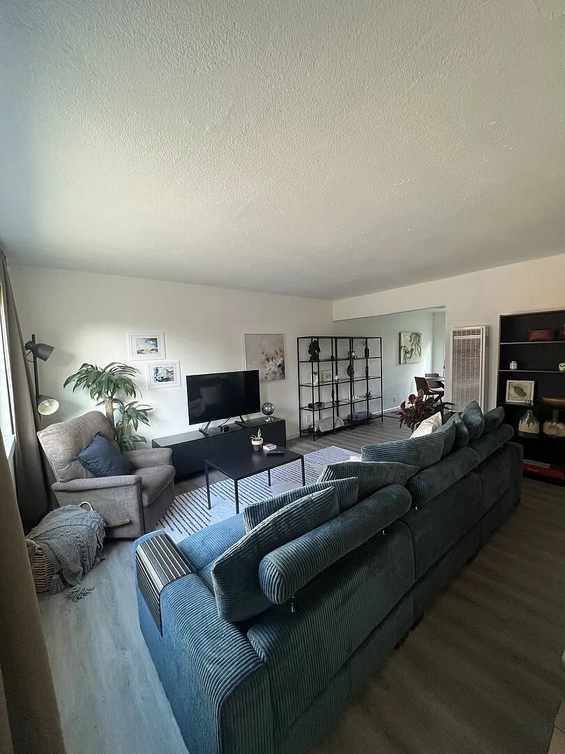 Spacious 2BR & 1.5 Bath Home — Photo 3