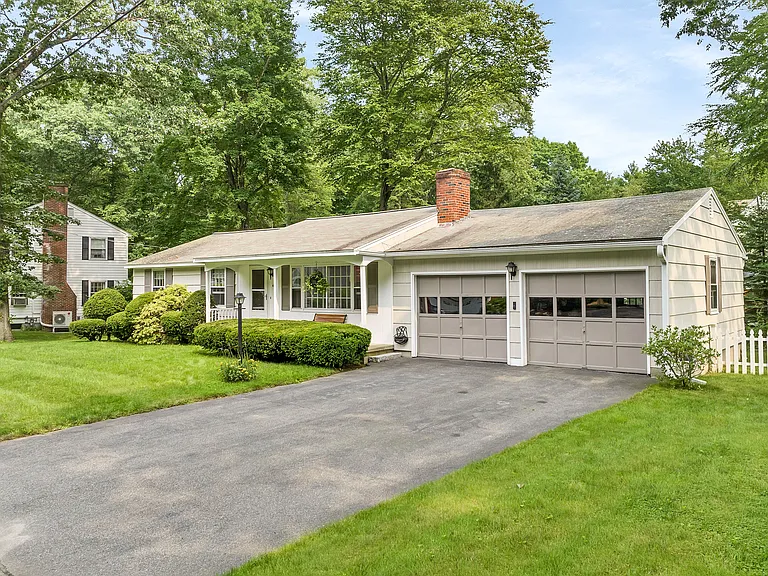 43 Milbern Ave — Photo 2