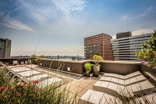 Rented by Mirador Real Estate | media 42