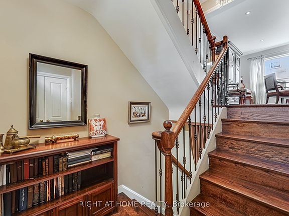 5th image of 25 Clarendon Ave