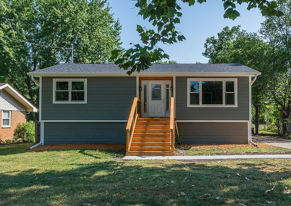 1st image of 275 Ashworth Dr