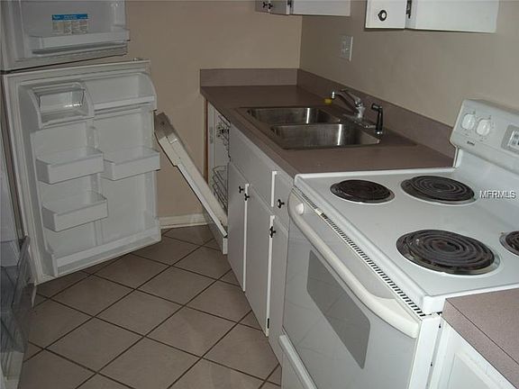 3rd image of 885 N Village Dr #202