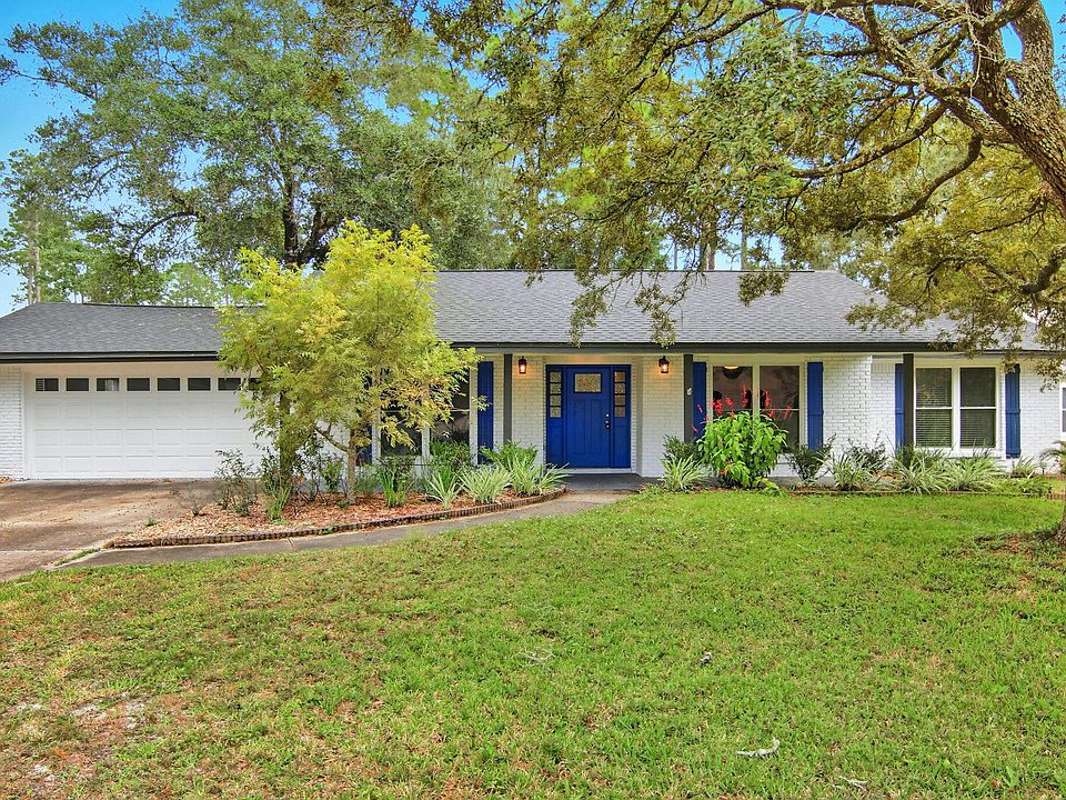 1st image of 317 Sabal Palm Dr