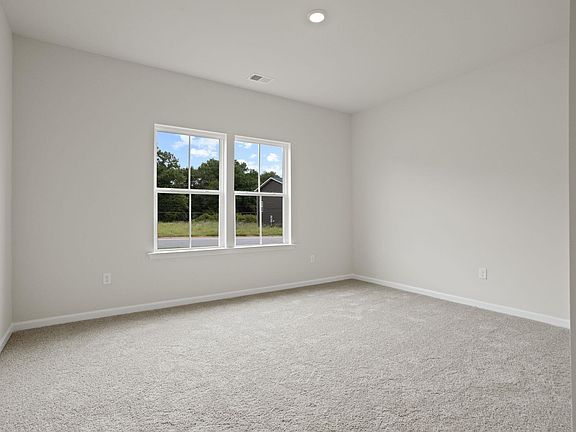 3rd image of 204 Spring Knoll Way