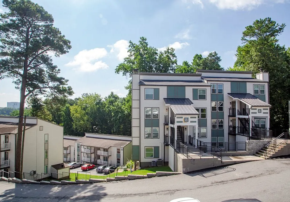 The Halsten at Vinings Mountain - Exterior