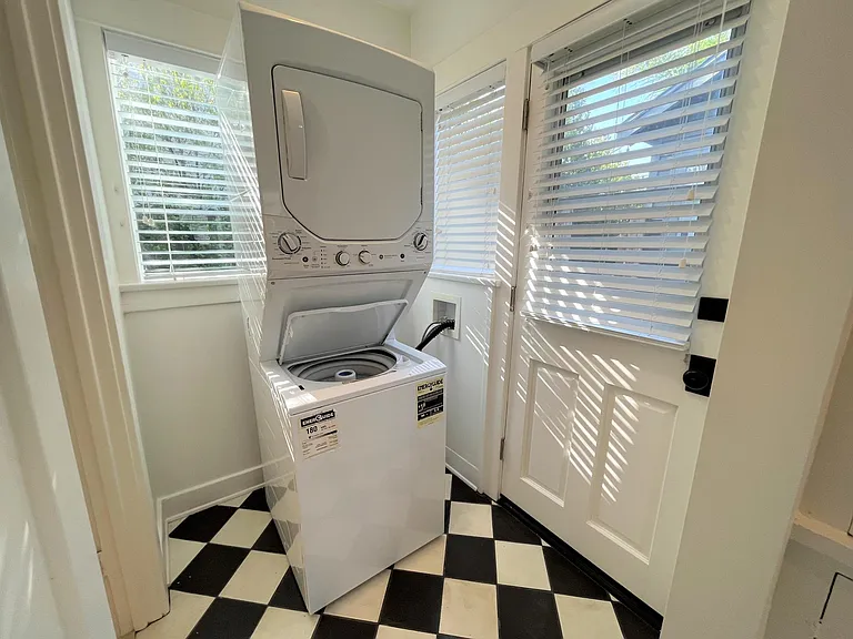 9054 Carson St #D — Photo 11