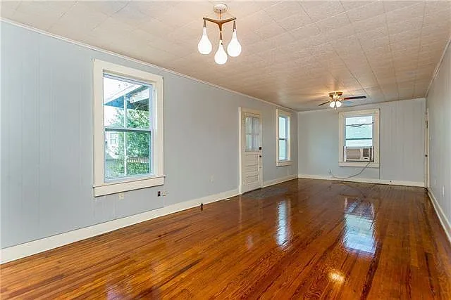 2 bed, 1.0 bath, 1100 sqft, $1,900 — Photo 3