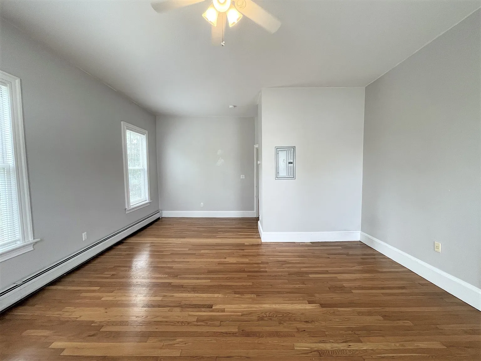 1 bed, 1.0 bath, 999 sqft, $2,500 — Photo 3
