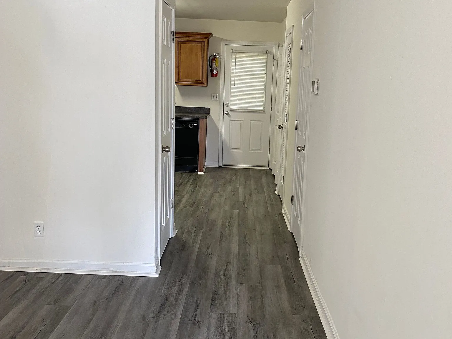 2 bed, 1.5 bath, 1000 sqft, $1,225 — Photo 4