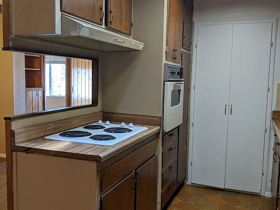 3rd image of 2914 W Corrine Dr