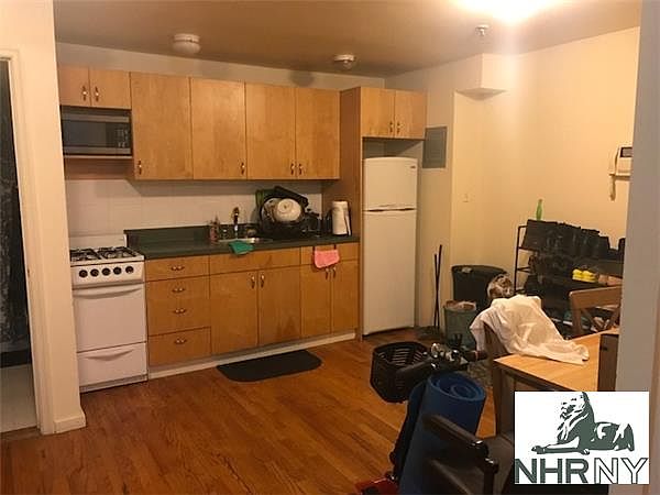 1st image of 325 W 30th St APT A1