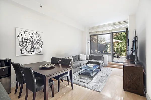 Sold by Compass | media 18