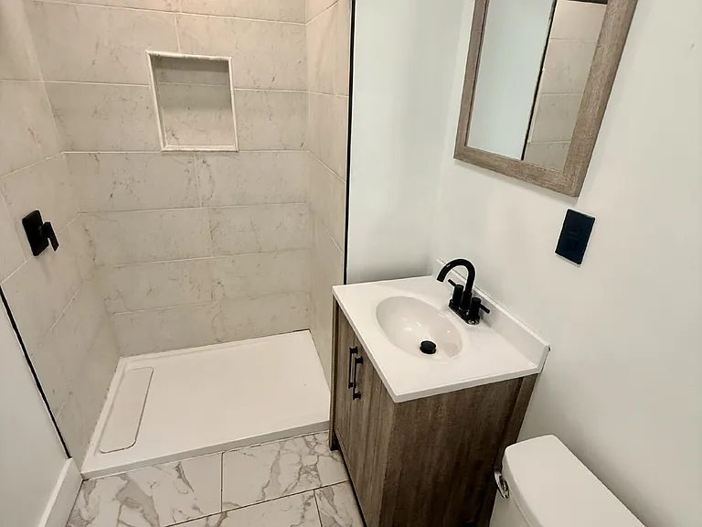 113 N Wright St — Photo 11