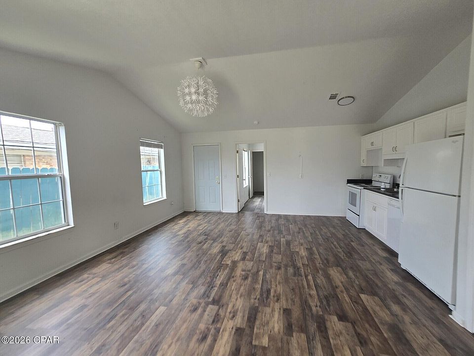 1st image of 5408 Pinetree Ave