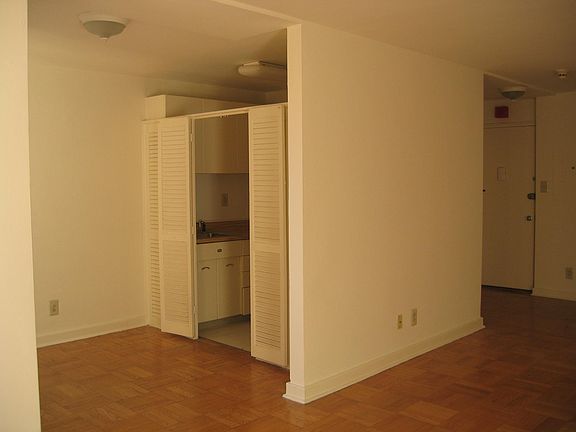 4th image of 2601 Pennsylvania Ave APT 722
