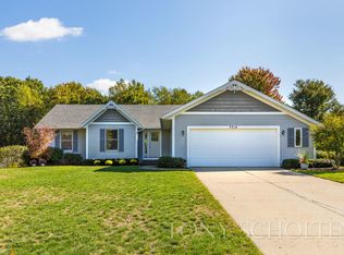 7514 Pheasant Run Dr, Hudsonville, MI