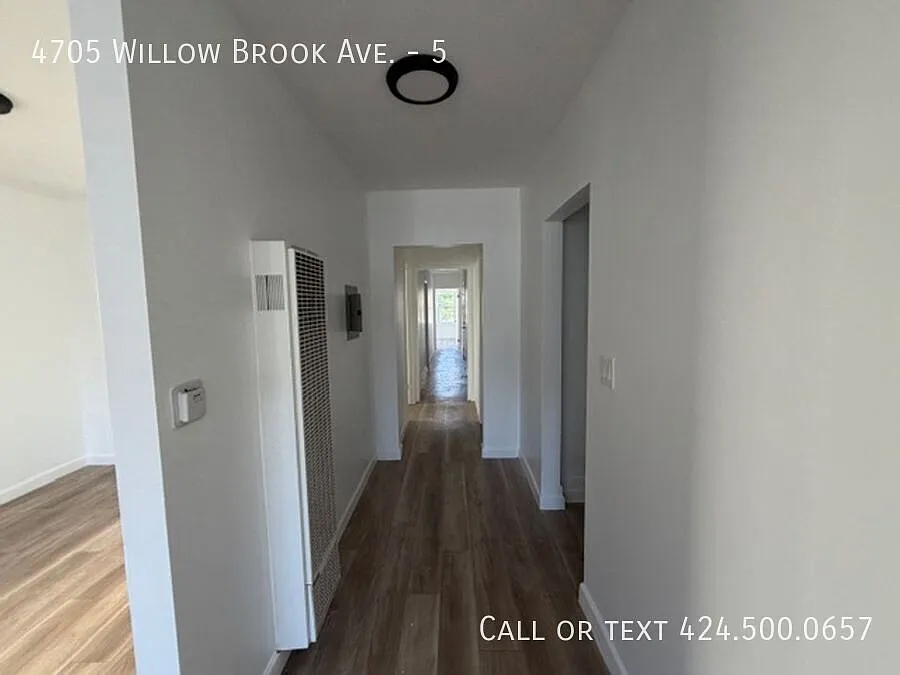 Renovated & Extra Spacious 3BD/1BA in East Hollywood — Photo 4