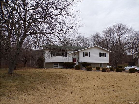 2nd image of 8 Howard Dr