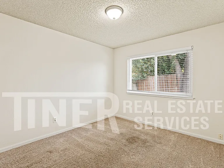9586 Meadowgreen Cir — Photo 16