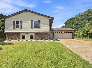 12235 Spring Shadow Ct, Maryland Heights, MO 63043