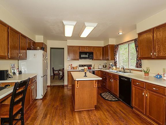 3rd image of 9532 Chesapeake St