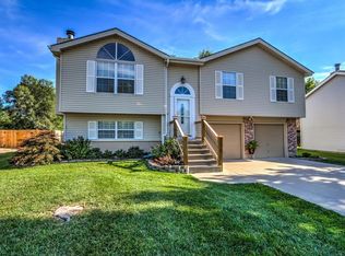 113 NW 112th Ter, Kansas City, MO 64155