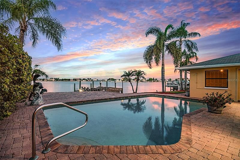 17549 2nd St E, Redington Shores, FL 33708 Zillow