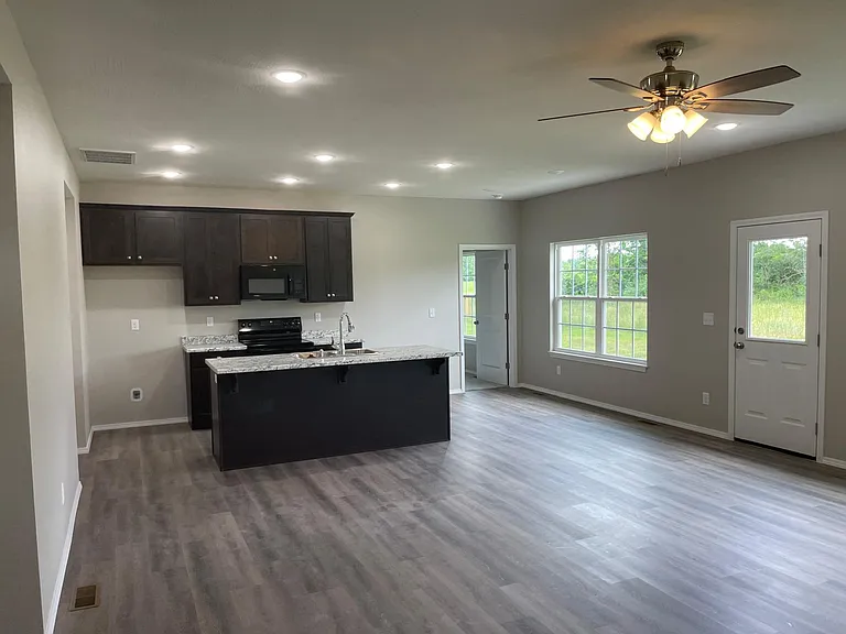 3376 W Hill St — Photo 13
