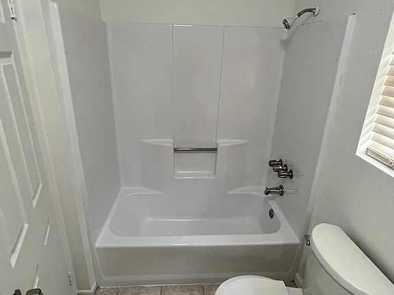 3rd image of 32425 Rancho Vista Dr #B