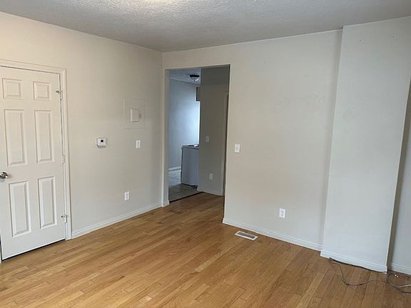 5th image of 2366 Orchard Ave APT 4