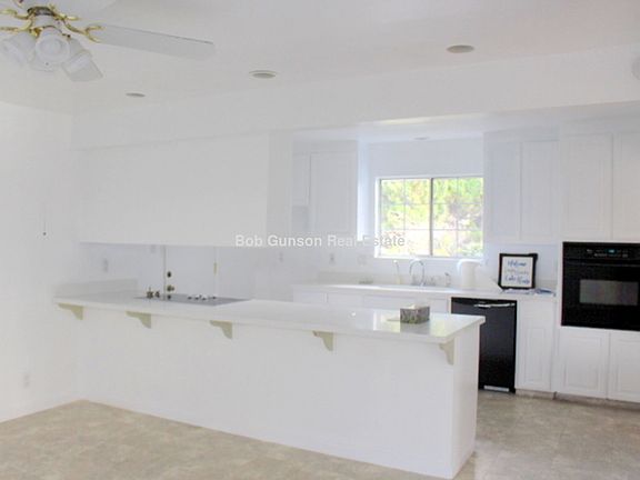 3rd image of 7 Alhambra Ct