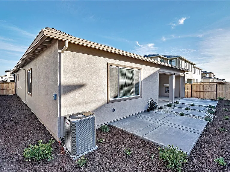 5937 Lakestone Dr — Photo 45