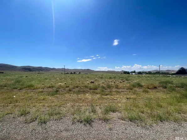 625 Pete Henrichs Rd, Yerington, NV 89447