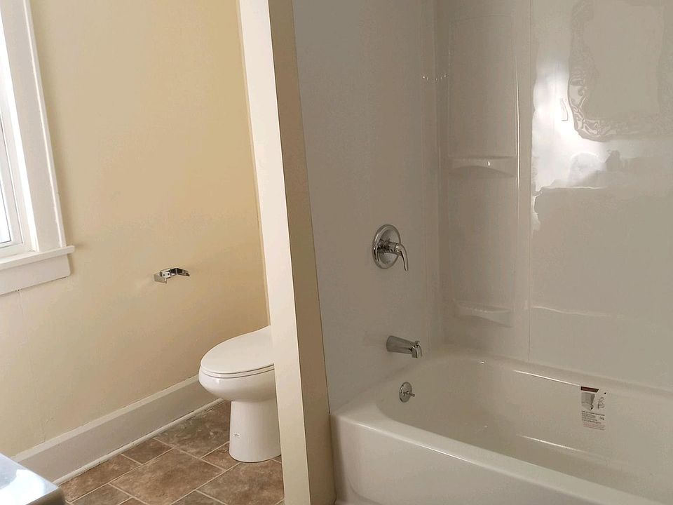 2nd image of 1619 Edwards Ave NE