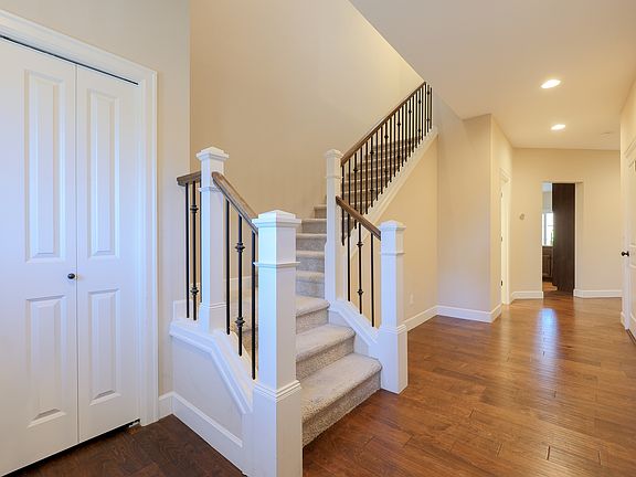 4th image of 7459 NW Oakfern Dr