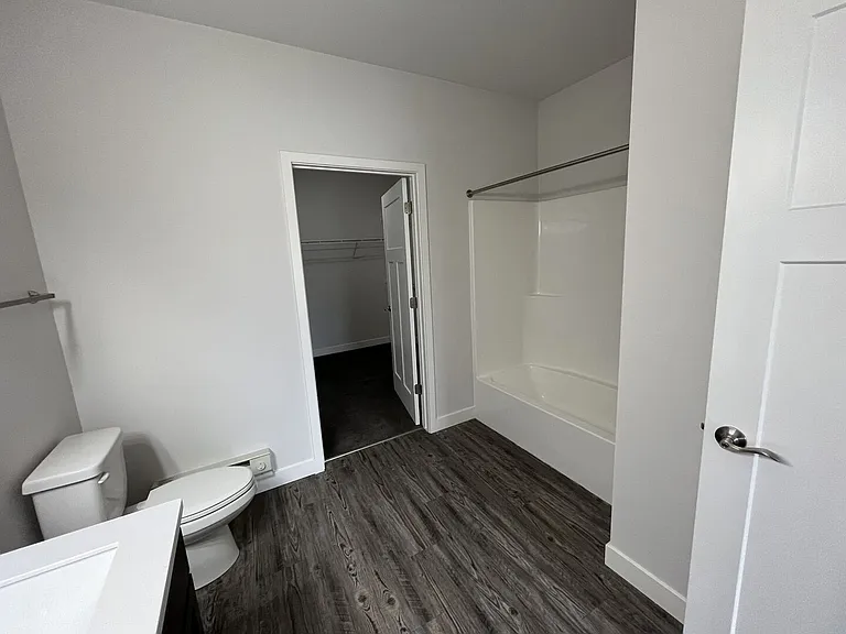 Cottage Grove Commons: Limestone — Photo 32