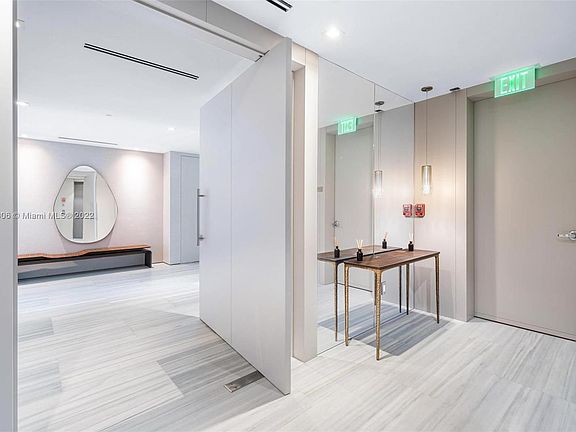 4th image of 18975 Collins Ave #3802