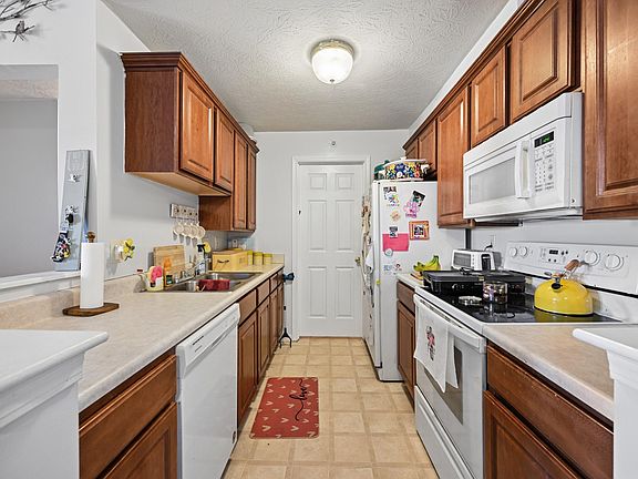 3rd image of 10260 Crossbow Ct APT 10